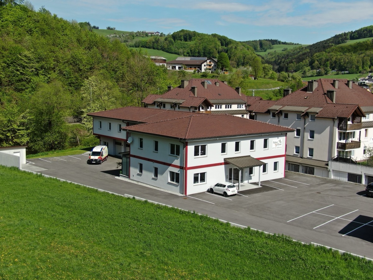 Luftaufnahme der Dienststelle mit Blick ins Pielachtal